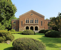 一橋大学